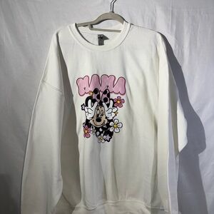 Gildan White Mama Graphic Sweater